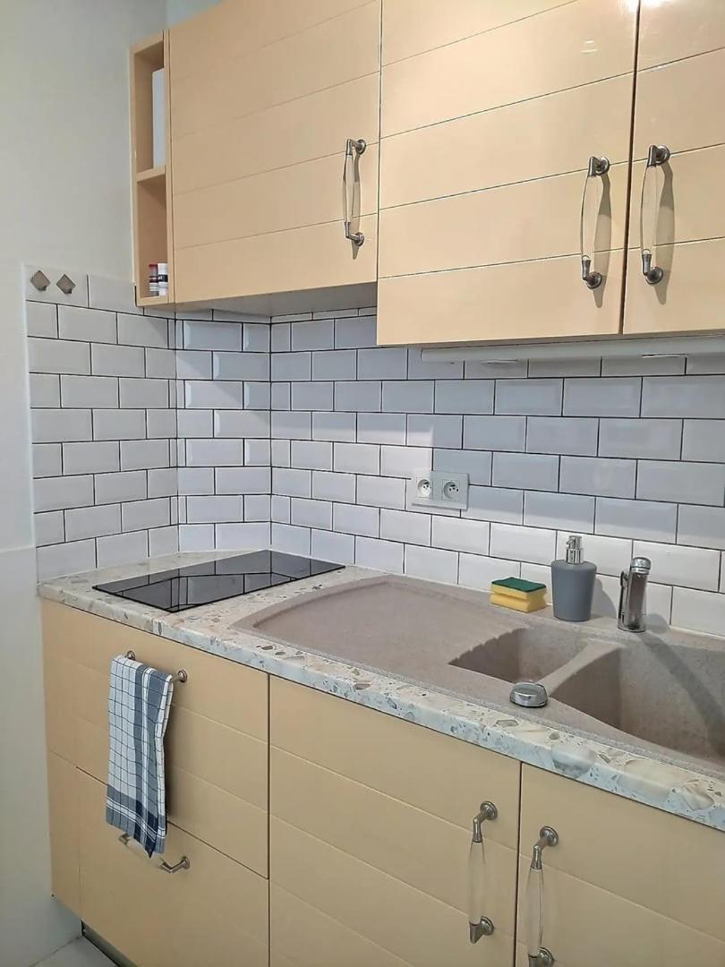 Le Travel - Appartement Equipe Proche Centre Et Yschools Troyes Exteriör bild